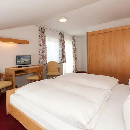 Hotel-gasthof Zur Linde * Neukirchen beim Heiligen Blut